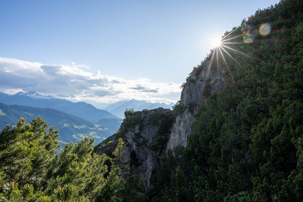 Die Sonne an einem Nebengipfel der Gratlspitz