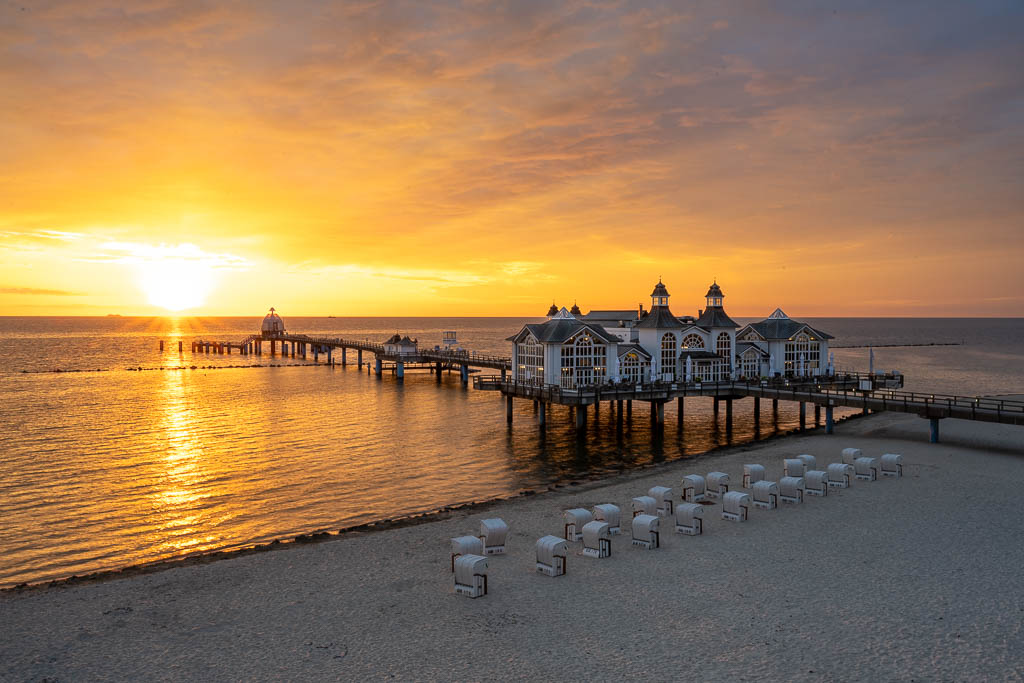 Die Seebrücke von Sellin zum Sonnenaufgang